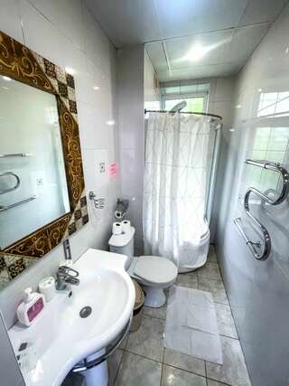 Гостиница Верещагинский Сочи Четырехместный номер-3